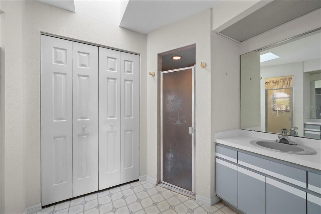 Active With Contract: $339,000 (3 beds, 2 baths, 1883 Square Feet)