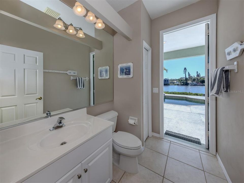 For Sale: $1,625,000 (4 beds, 2 baths, 3602 Square Feet)