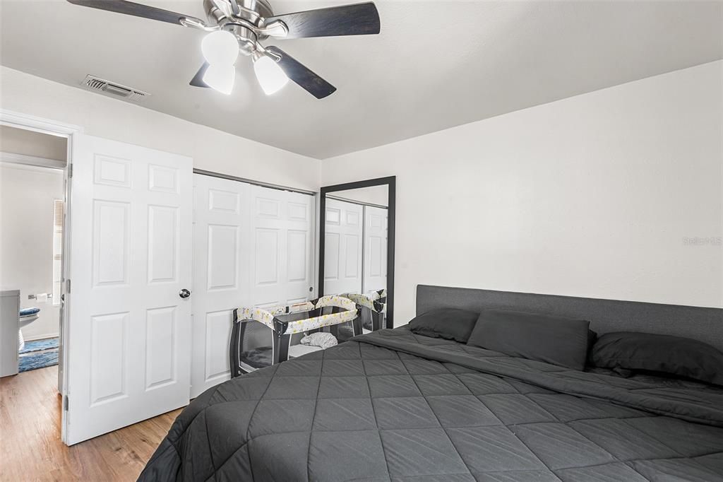 Active With Contract: $206,000 (2 beds, 1 baths, 848 Square Feet)