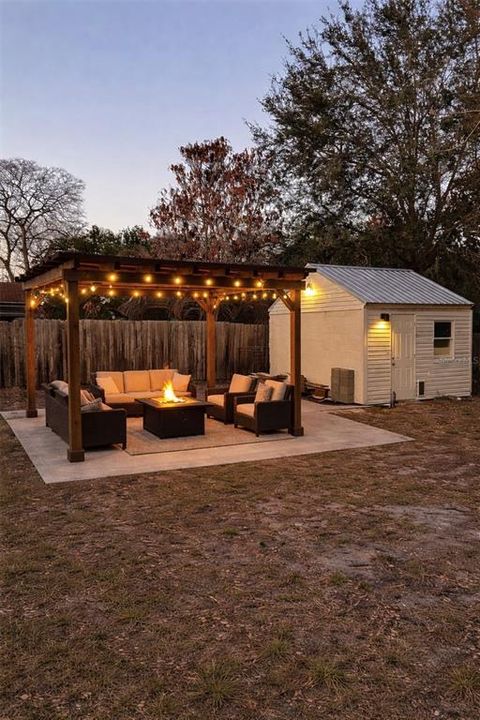 Active With Contract: $206,000 (2 beds, 1 baths, 848 Square Feet)