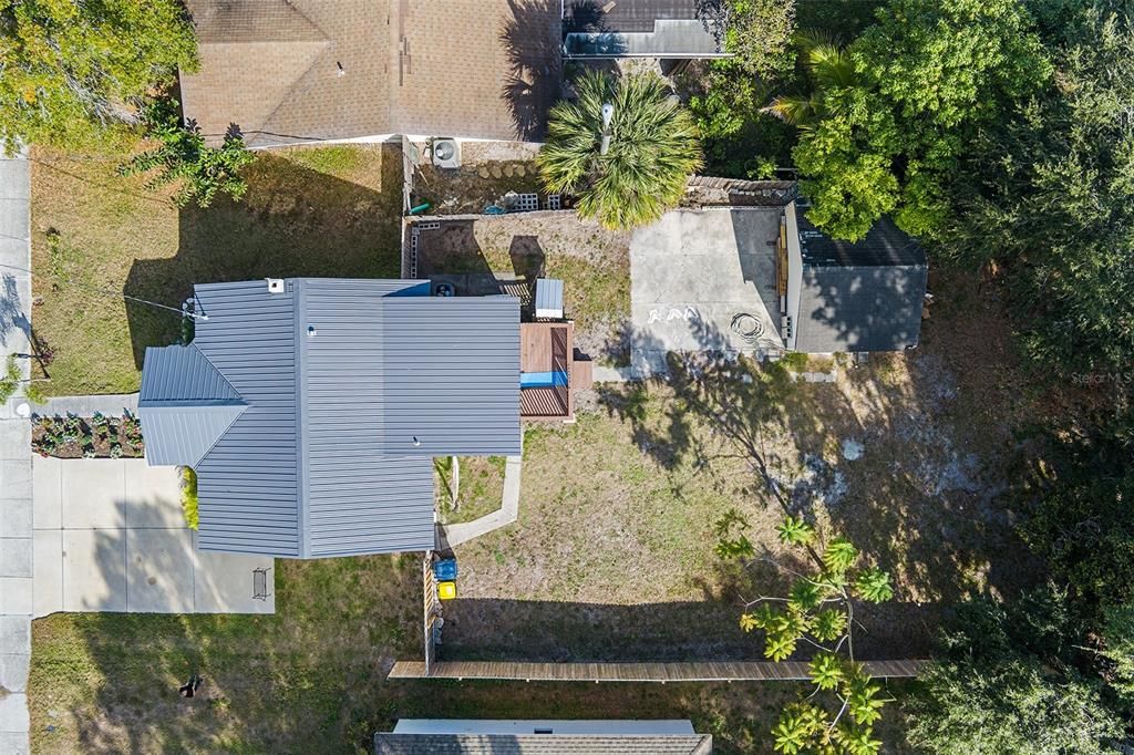 Active With Contract: $206,000 (2 beds, 1 baths, 848 Square Feet)