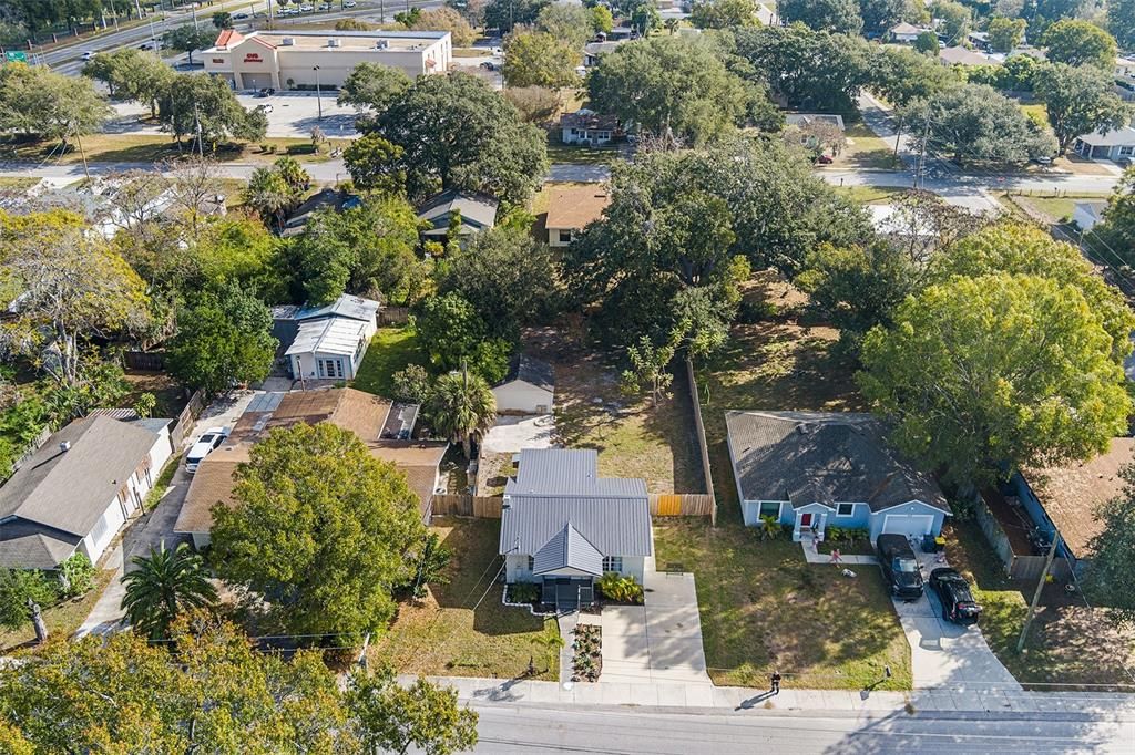 Active With Contract: $206,000 (2 beds, 1 baths, 848 Square Feet)