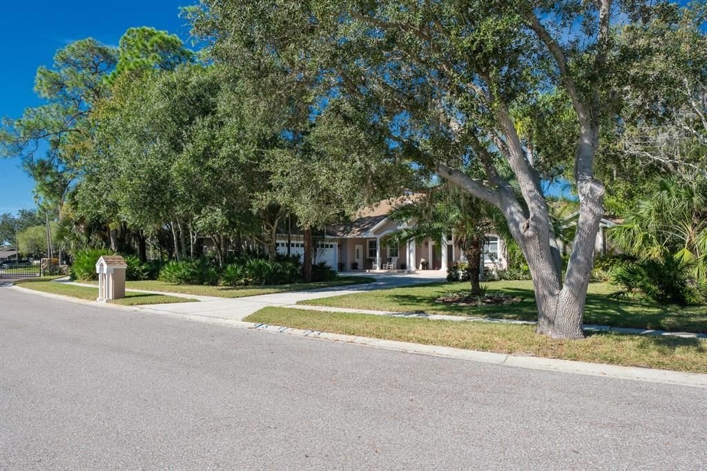 For Sale: $1,199,900 (5 beds, 3 baths, 4246 Square Feet)