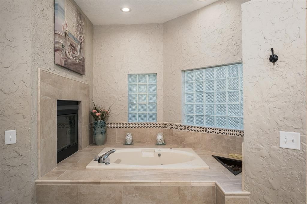 For Sale: $1,199,900 (5 beds, 3 baths, 4246 Square Feet)