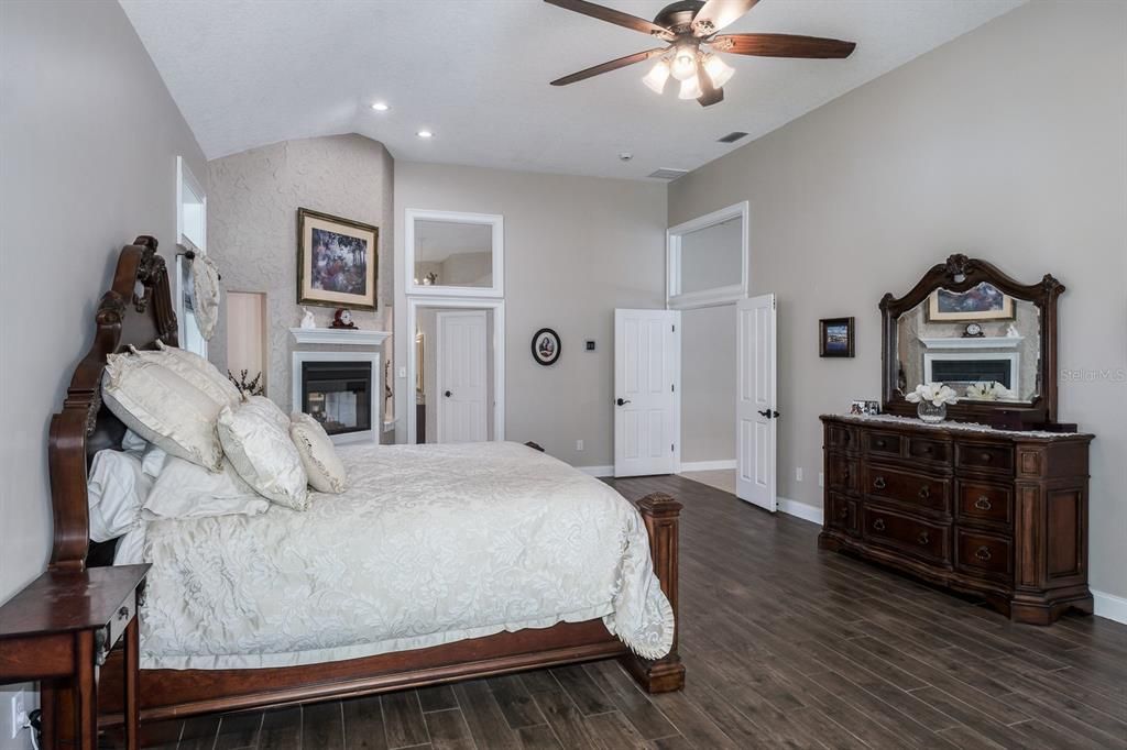 For Sale: $1,199,900 (5 beds, 3 baths, 4246 Square Feet)