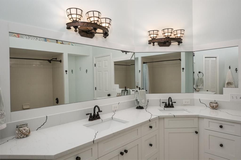 For Sale: $1,199,900 (5 beds, 3 baths, 4246 Square Feet)