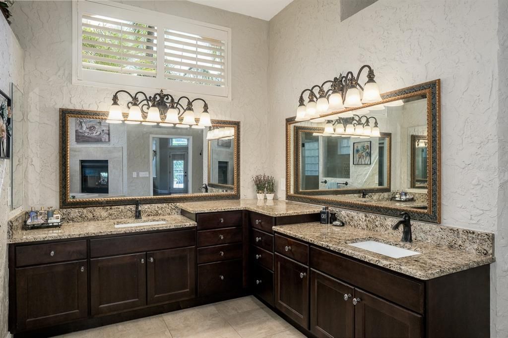 For Sale: $1,199,900 (5 beds, 3 baths, 4246 Square Feet)