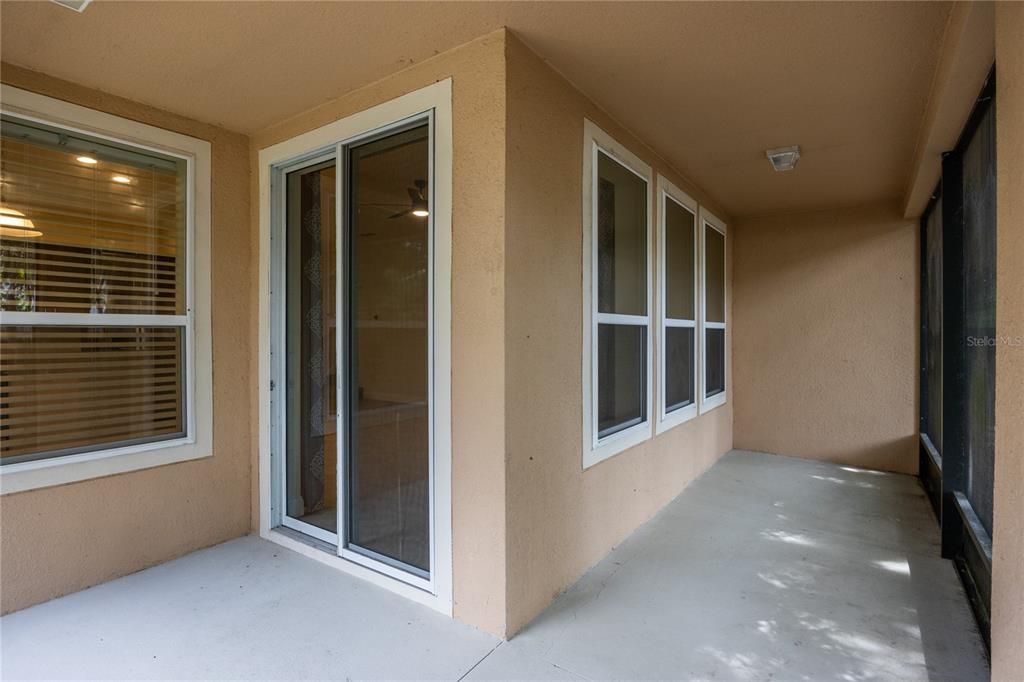 En Venta: $425,000 (4 camas, 3 baños, 2712 Pies cuadrados)