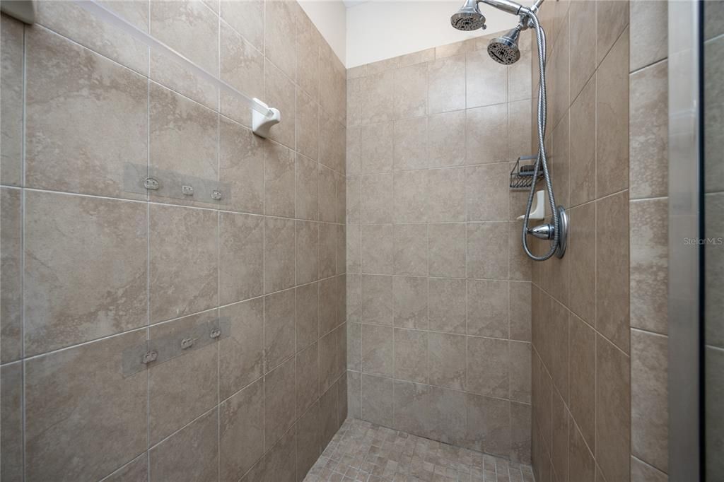 En Venta: $425,000 (4 camas, 3 baños, 2712 Pies cuadrados)