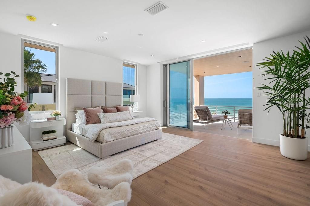 For Sale: $13,995,000 (4 beds, 4 baths, 6616 Square Feet)