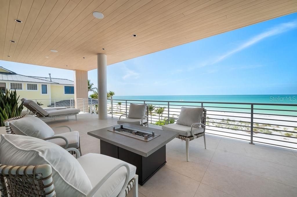 For Sale: $13,995,000 (4 beds, 4 baths, 6616 Square Feet)