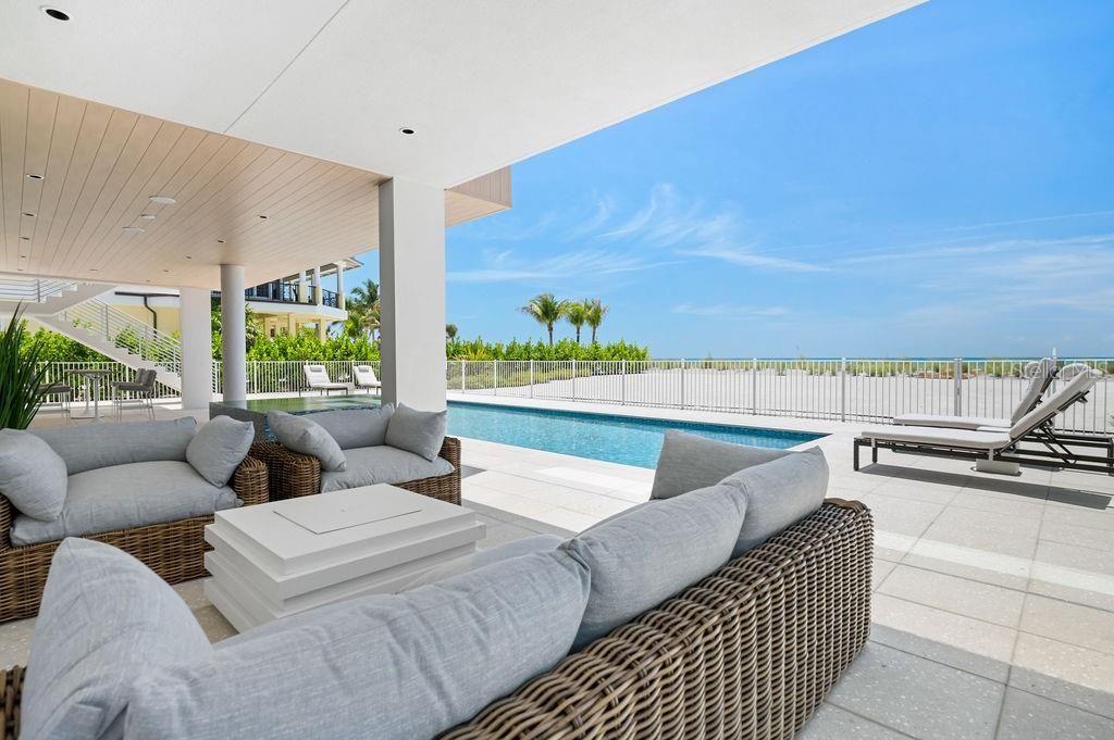 For Sale: $13,995,000 (4 beds, 4 baths, 6616 Square Feet)