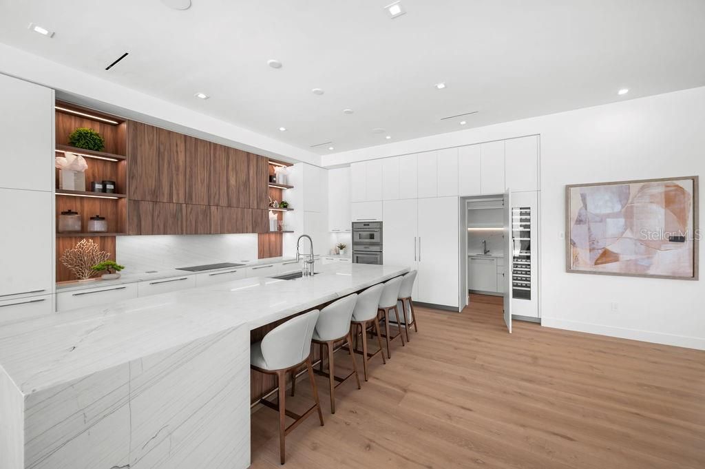 For Sale: $13,995,000 (4 beds, 4 baths, 6616 Square Feet)