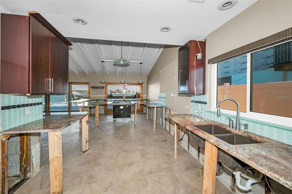 На продажу: $1,399,900 (3 спален, 2 ванн, 1745 Квадратных фут)