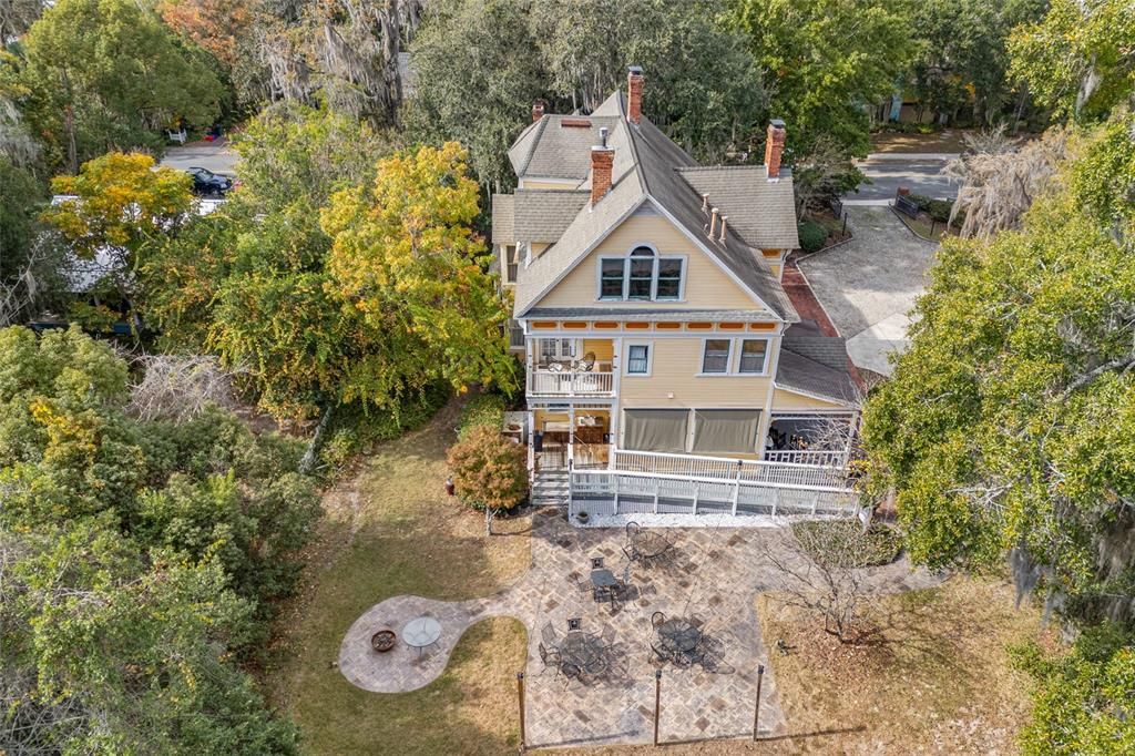 For Sale: $2,100,000 (12 beds, 12 baths, 8500 Square Feet)