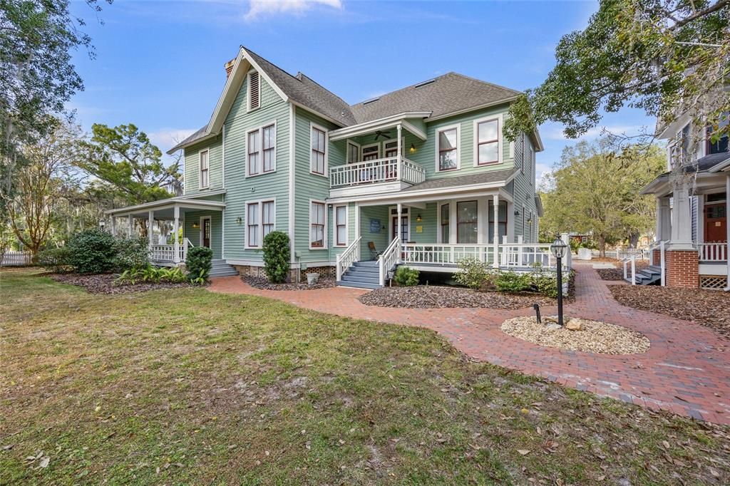 For Sale: $2,100,000 (12 beds, 12 baths, 8500 Square Feet)