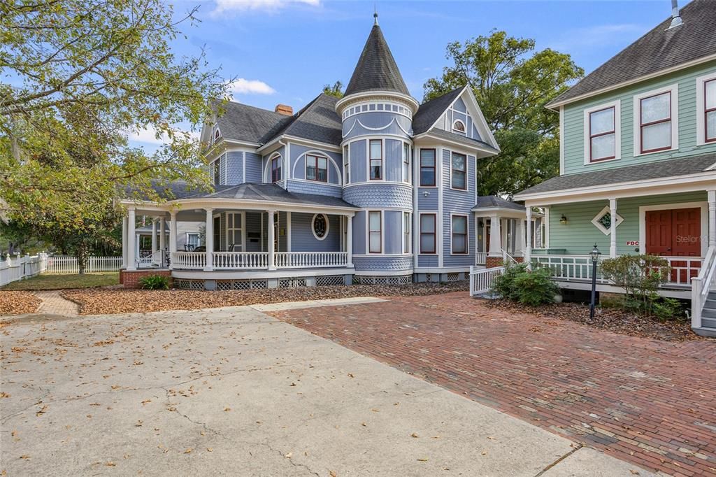 For Sale: $2,100,000 (12 beds, 12 baths, 8500 Square Feet)