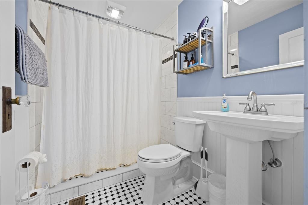 For Sale: $2,100,000 (12 beds, 12 baths, 8500 Square Feet)