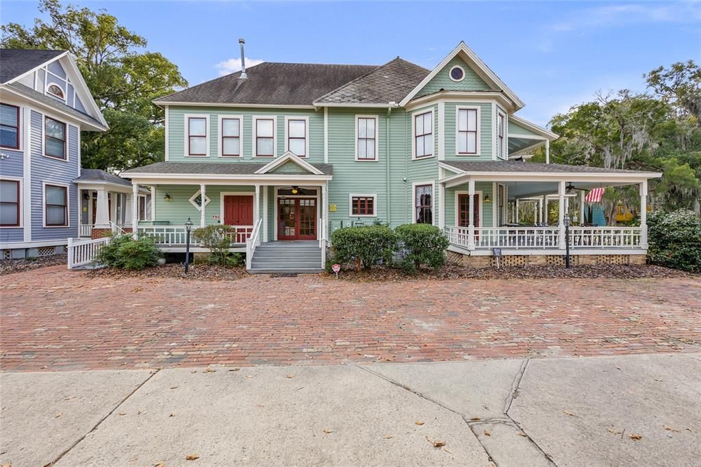 For Sale: $2,100,000 (12 beds, 12 baths, 8500 Square Feet)
