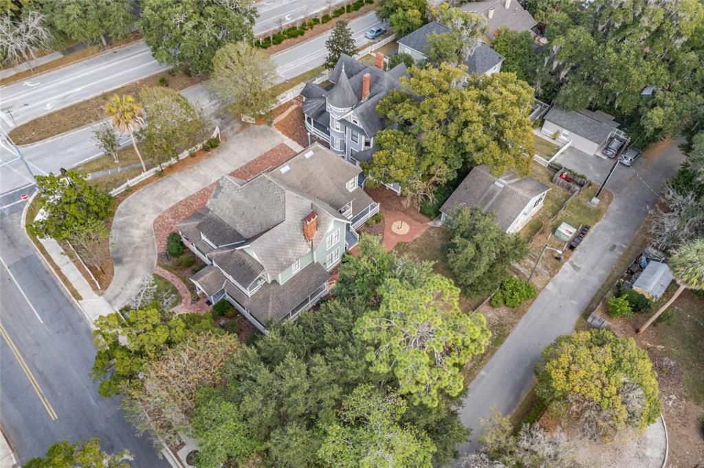 For Sale: $2,100,000 (12 beds, 12 baths, 8500 Square Feet)