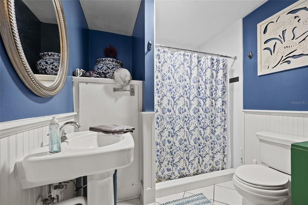 For Sale: $2,100,000 (12 beds, 12 baths, 8500 Square Feet)