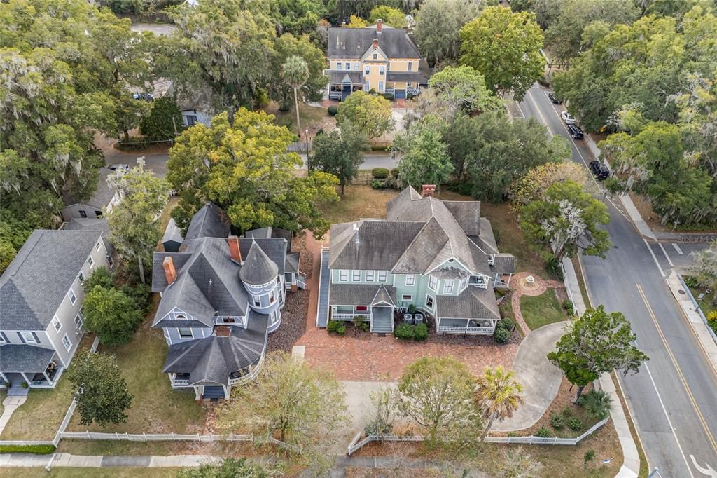 For Sale: $2,100,000 (12 beds, 12 baths, 8500 Square Feet)