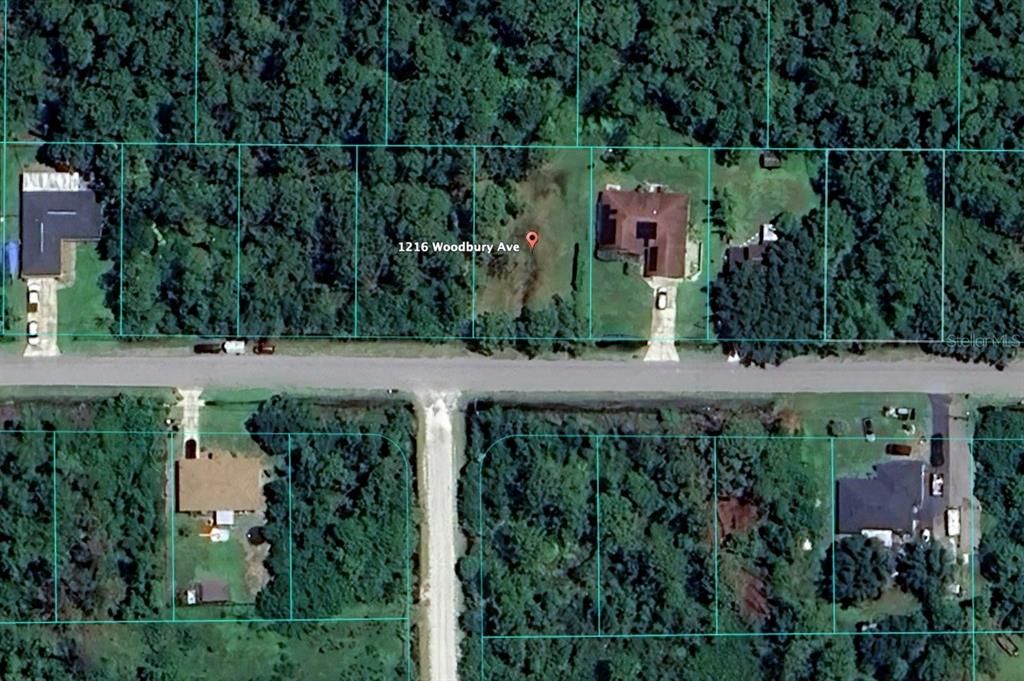 На продажу: $14,500 (0.24 acres)