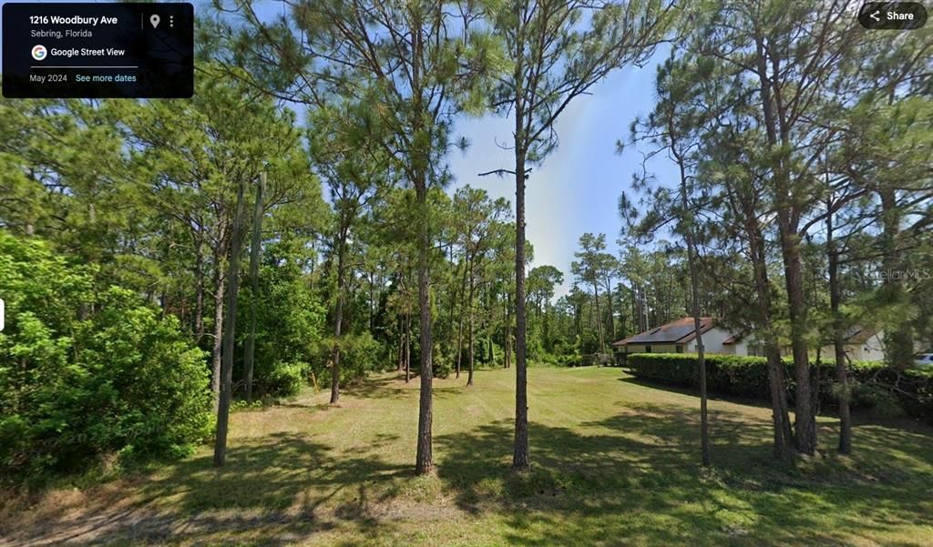 На продажу: $14,500 (0.24 acres)
