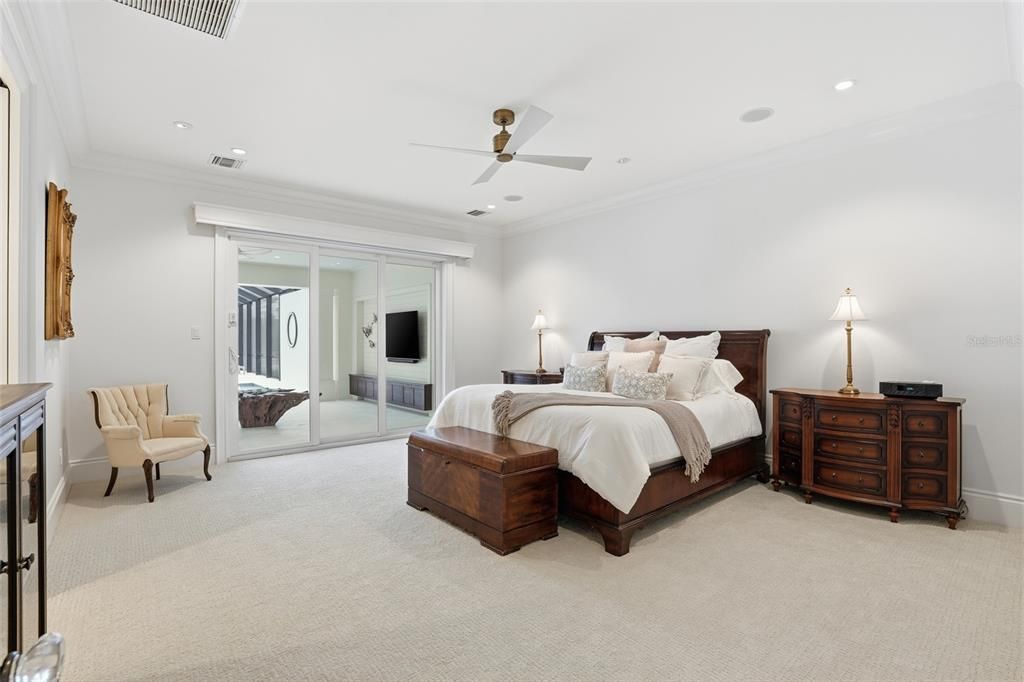 For Sale: $3,750,000 (5 beds, 4 baths, 7662 Square Feet)