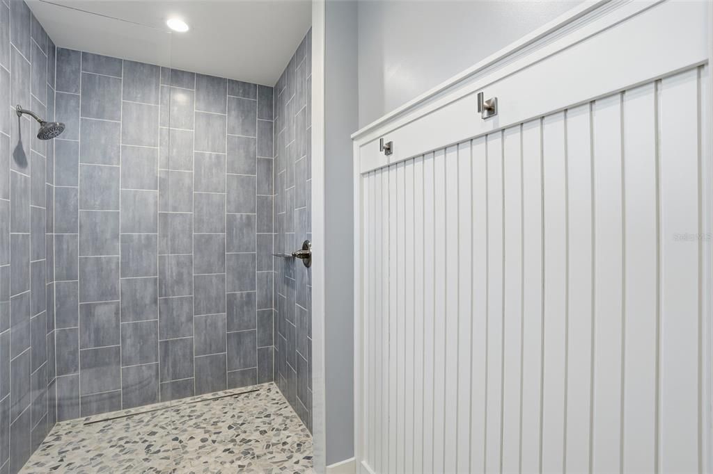 For Sale: $3,750,000 (5 beds, 4 baths, 7662 Square Feet)