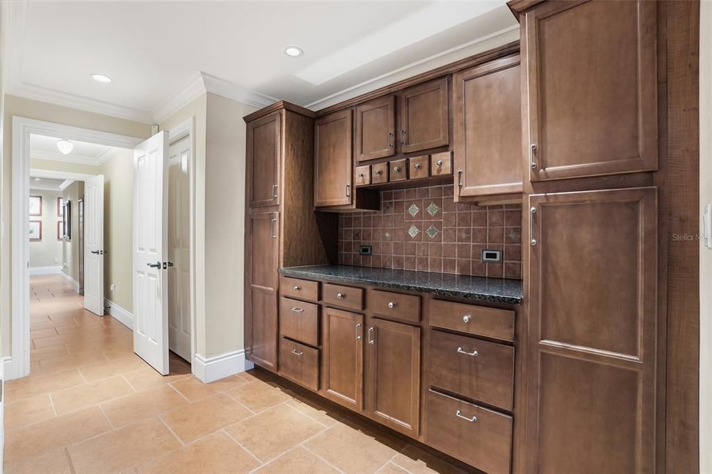 For Sale: $3,750,000 (5 beds, 4 baths, 7662 Square Feet)