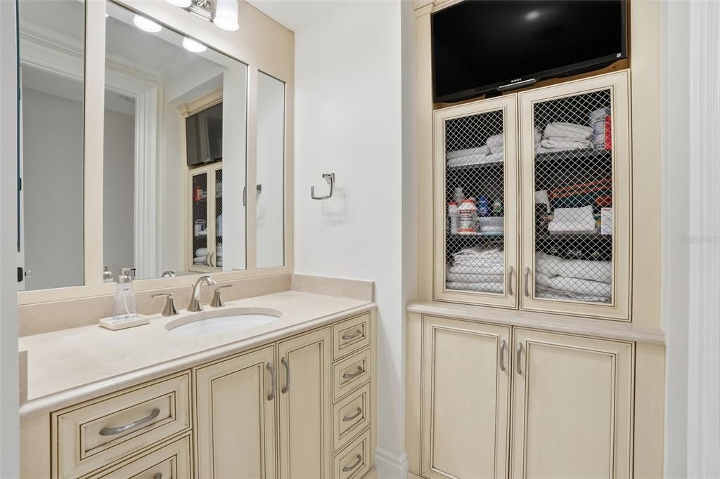 For Sale: $3,750,000 (5 beds, 4 baths, 7662 Square Feet)