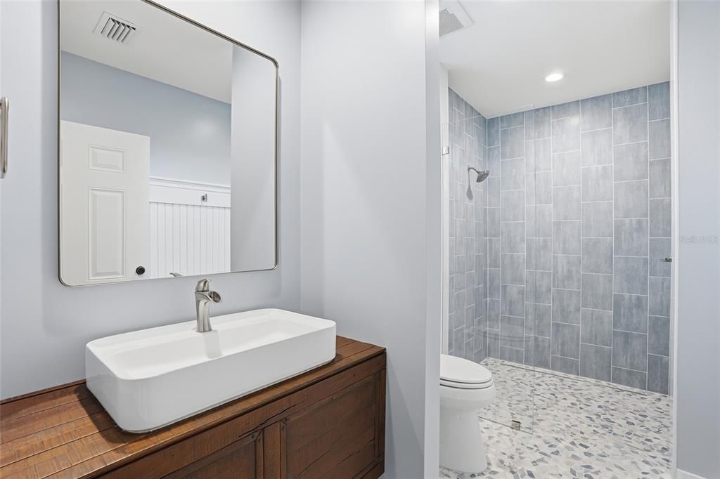For Sale: $3,750,000 (5 beds, 4 baths, 7662 Square Feet)