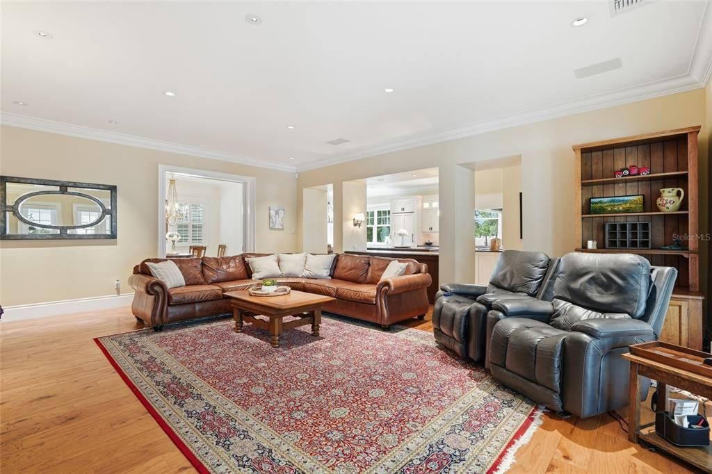 For Sale: $3,750,000 (5 beds, 4 baths, 7662 Square Feet)
