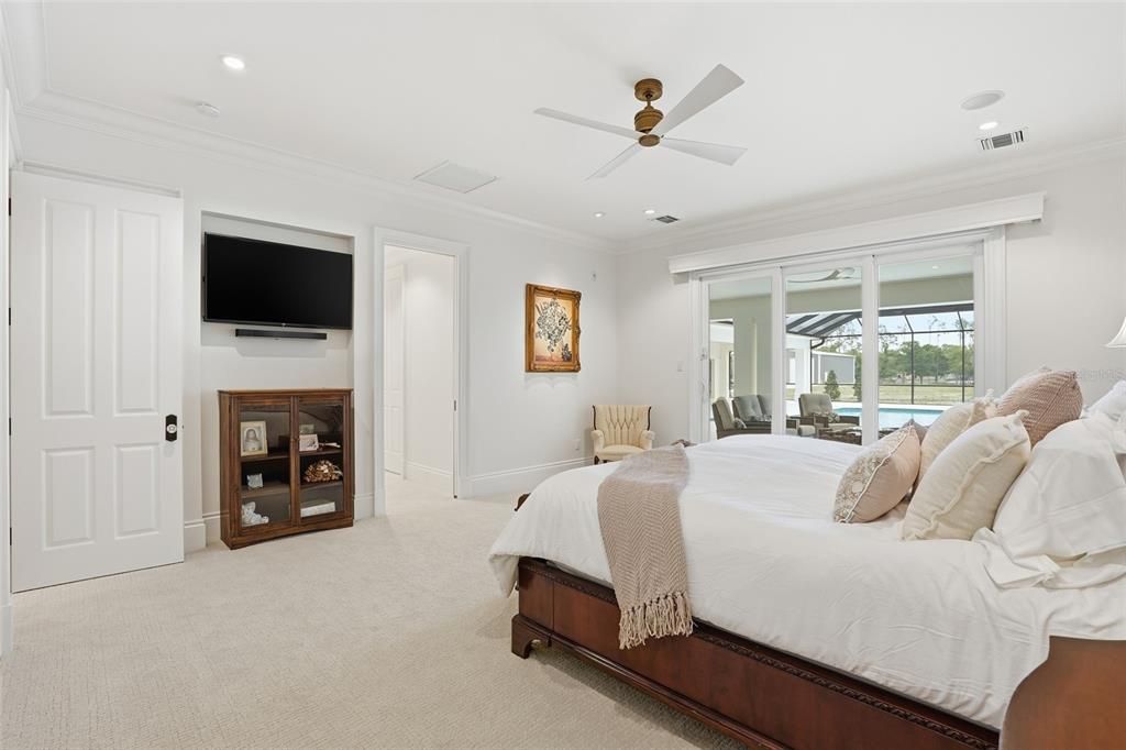 For Sale: $3,750,000 (5 beds, 4 baths, 7662 Square Feet)