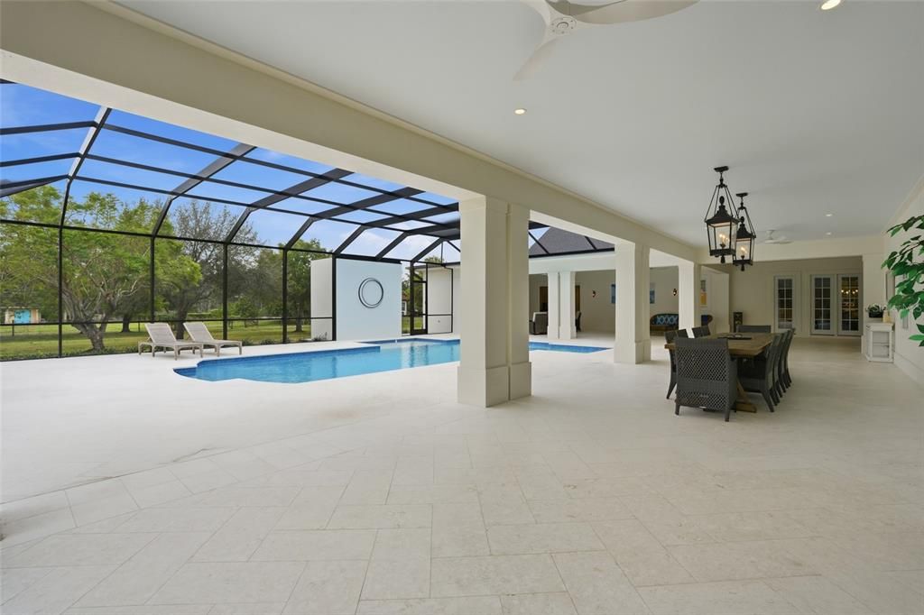 For Sale: $3,750,000 (5 beds, 4 baths, 7662 Square Feet)