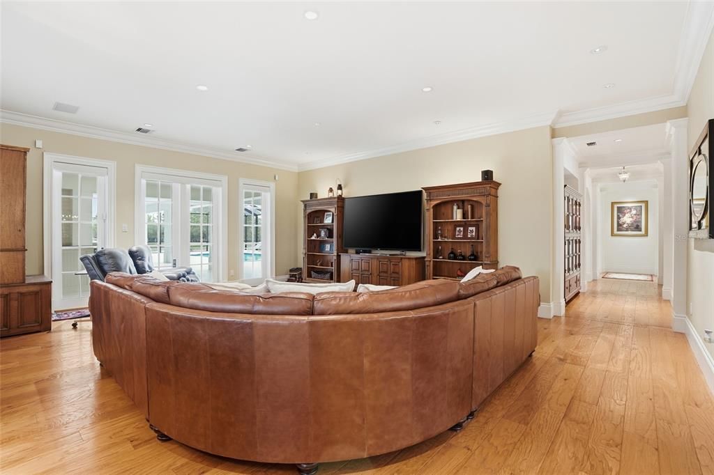 For Sale: $3,750,000 (5 beds, 4 baths, 7662 Square Feet)