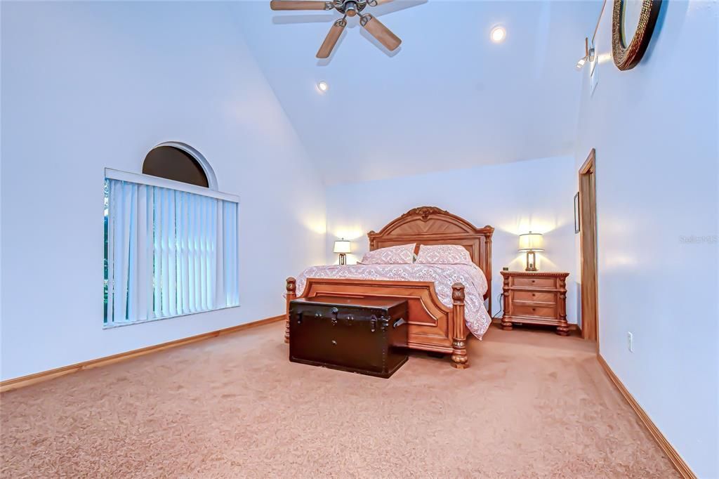 For Sale: $899,000 (3 beds, 3 baths, 2348 Square Feet)