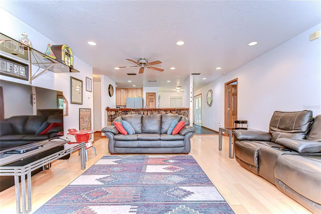 For Sale: $899,000 (3 beds, 3 baths, 2348 Square Feet)