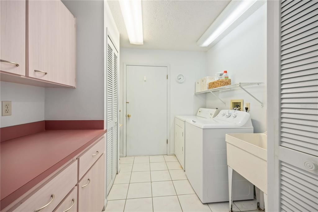 For Sale: $369,999 (3 beds, 2 baths, 2236 Square Feet)