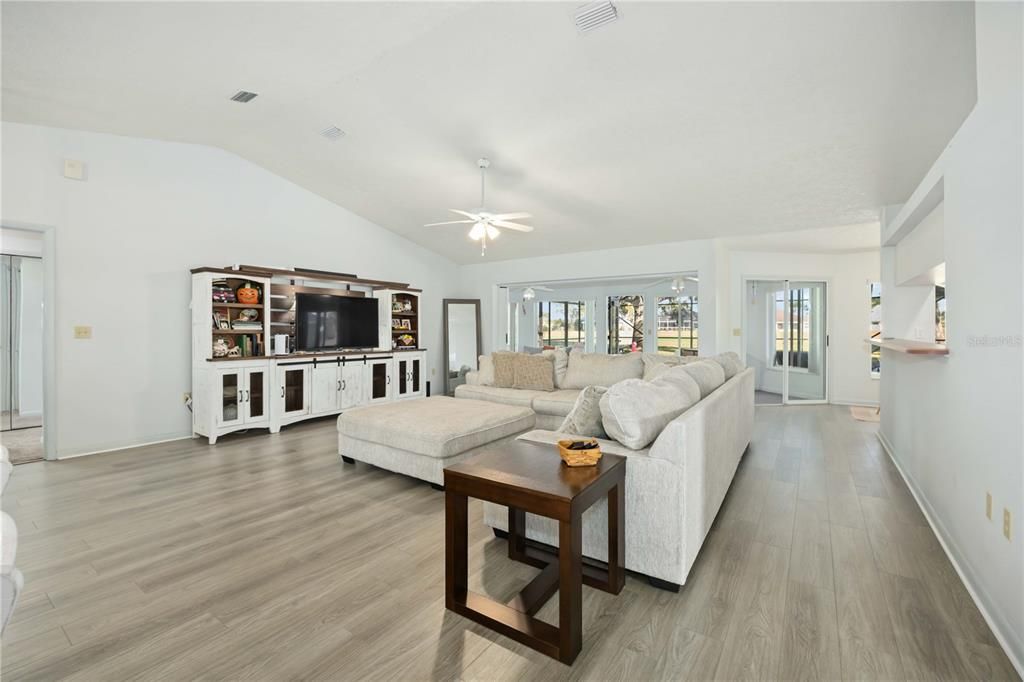 For Sale: $369,999 (3 beds, 2 baths, 2236 Square Feet)