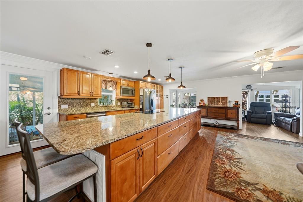 Activo con contrato: $169,900 (2 camas, 2 baños, 1256 Pies cuadrados)
