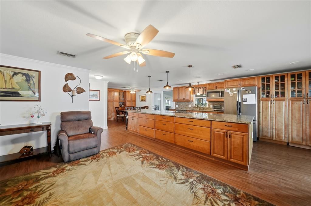 Activo con contrato: $169,900 (2 camas, 2 baños, 1256 Pies cuadrados)
