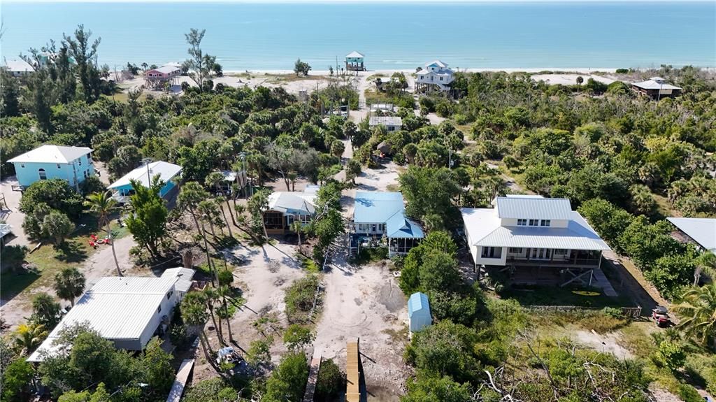 На продажу: $239,000 (0.20 acres)