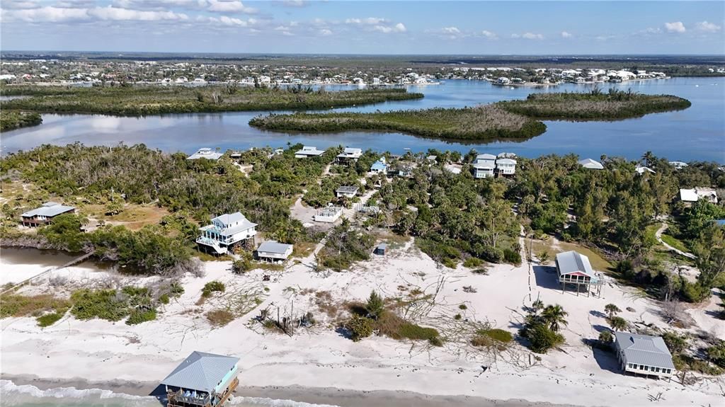 На продажу: $239,000 (0.20 acres)
