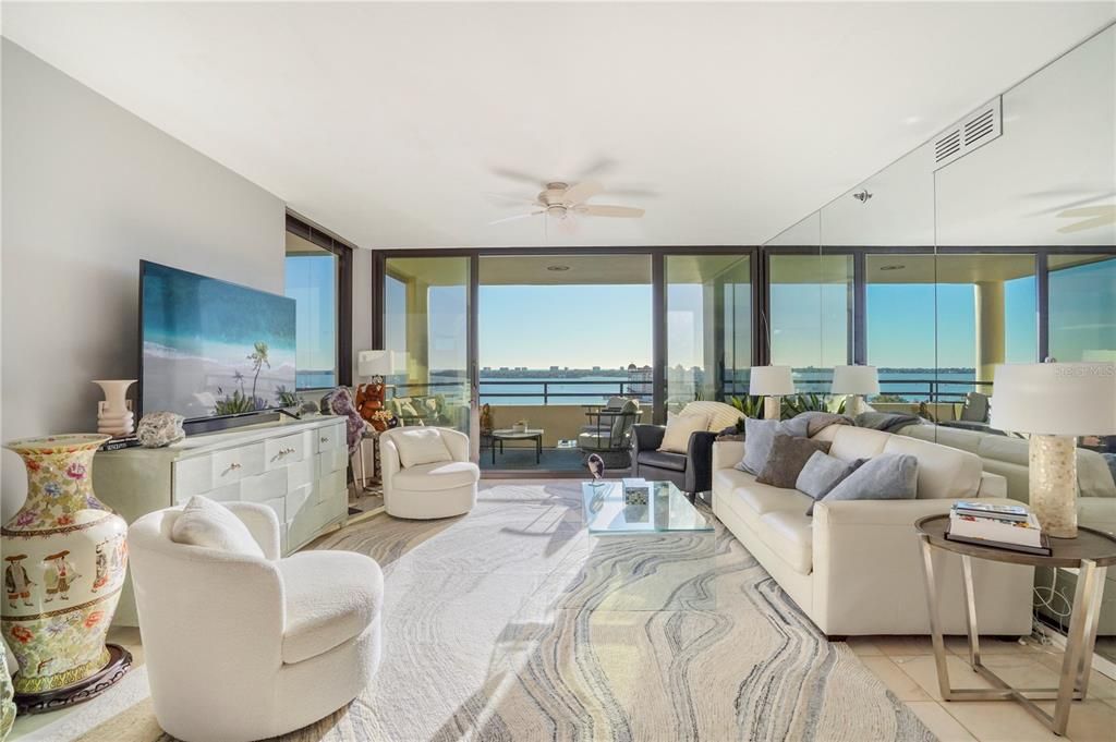 Active With Contract: $1,375,000 (2 beds, 2 baths, 1629 Square Feet)