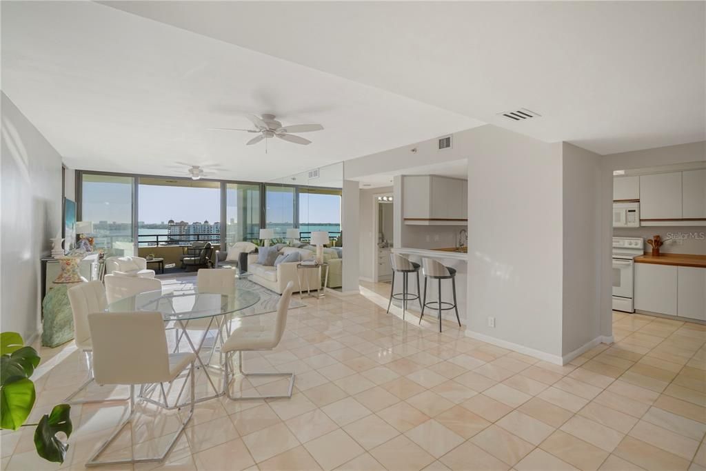Active With Contract: $1,375,000 (2 beds, 2 baths, 1629 Square Feet)