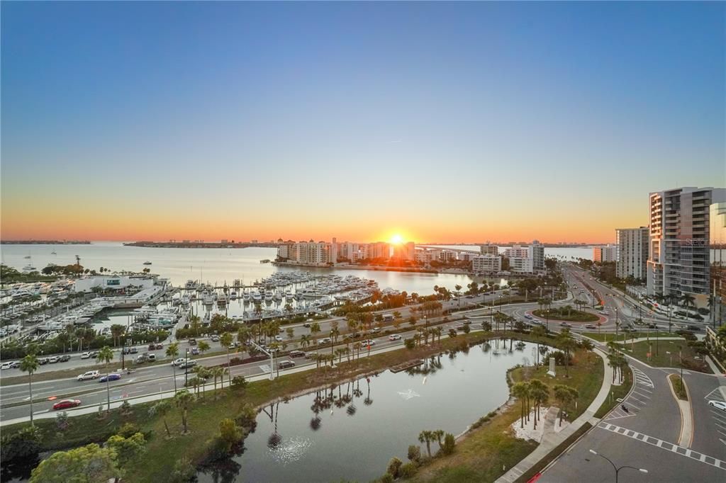 Active With Contract: $1,375,000 (2 beds, 2 baths, 1629 Square Feet)