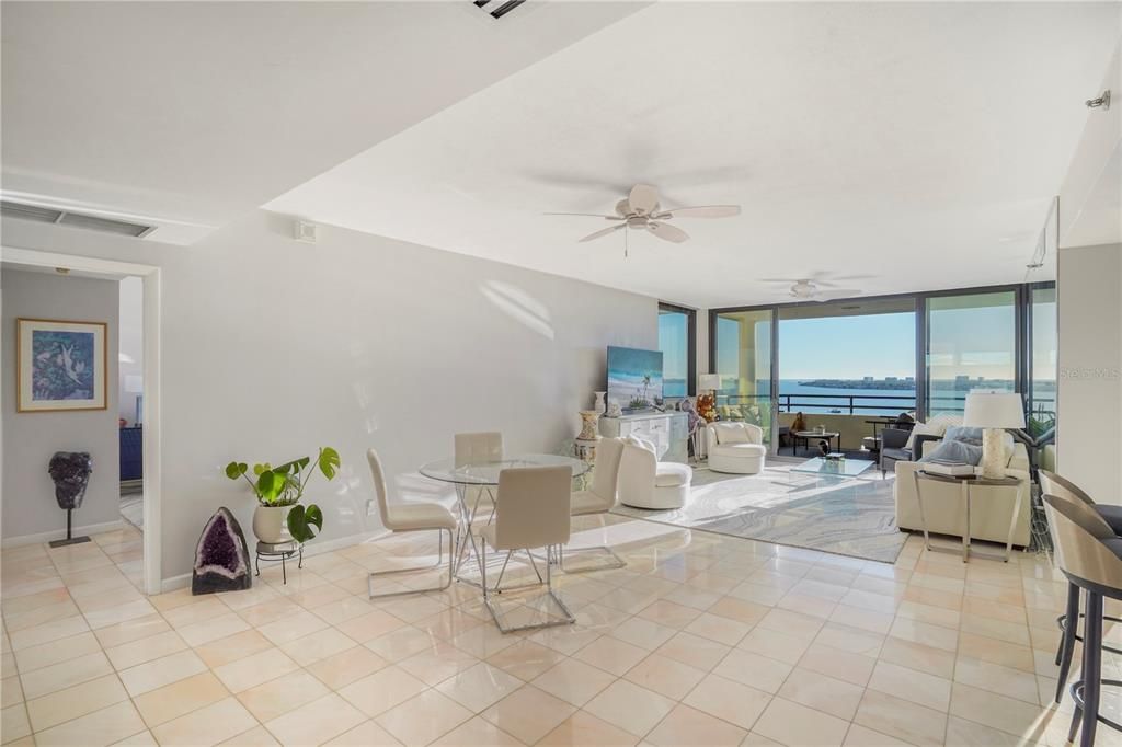 Active With Contract: $1,375,000 (2 beds, 2 baths, 1629 Square Feet)