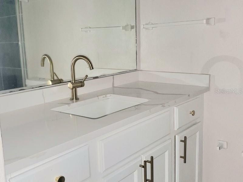 For Rent: $1,200 (1 beds, 1 baths, 850 Square Feet)